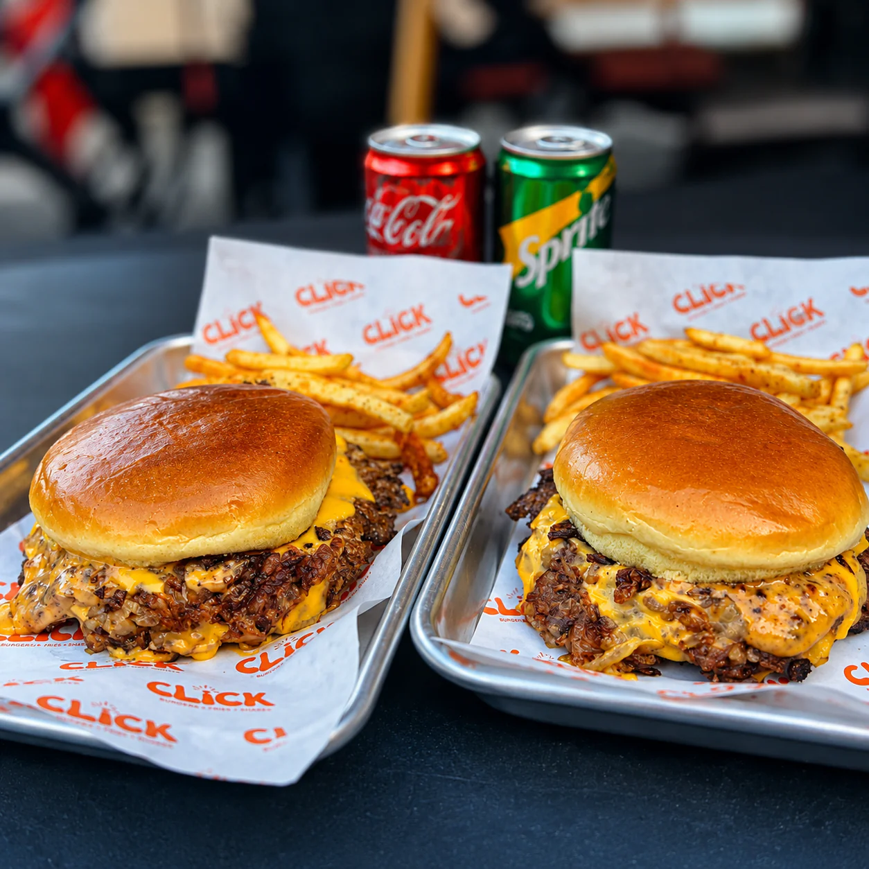 2 Click Special Burgers + Papitas + 2 Sodas por solo $10 en Click Burgers and Fries - Image 3