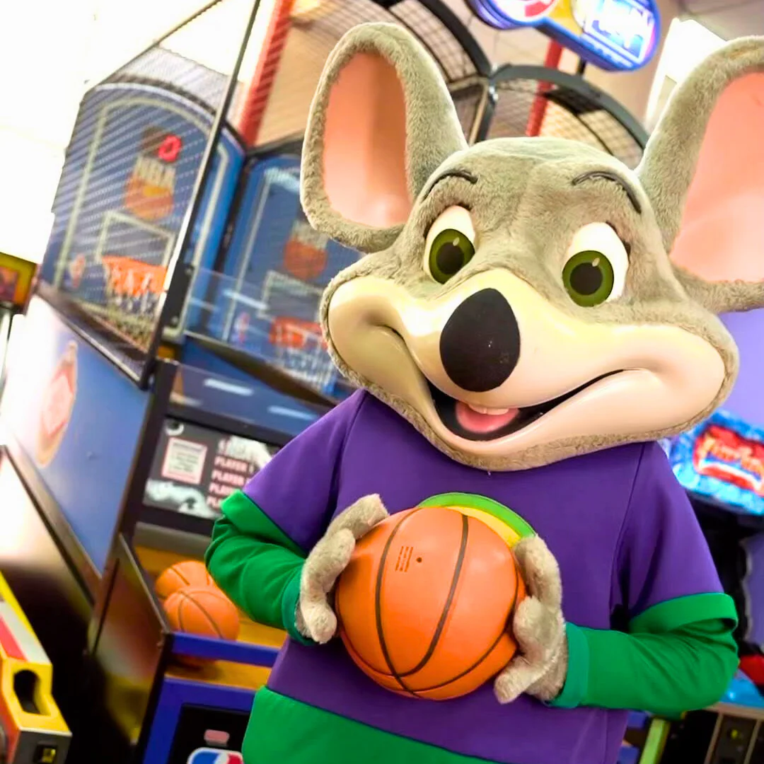 2 Horas de Juegos Ilimitado para 2 Personas + 1 Pizza Regular + 40% Off en HBD desde $15 en Chuck E. Cheese's de Multiplaza - Image 6