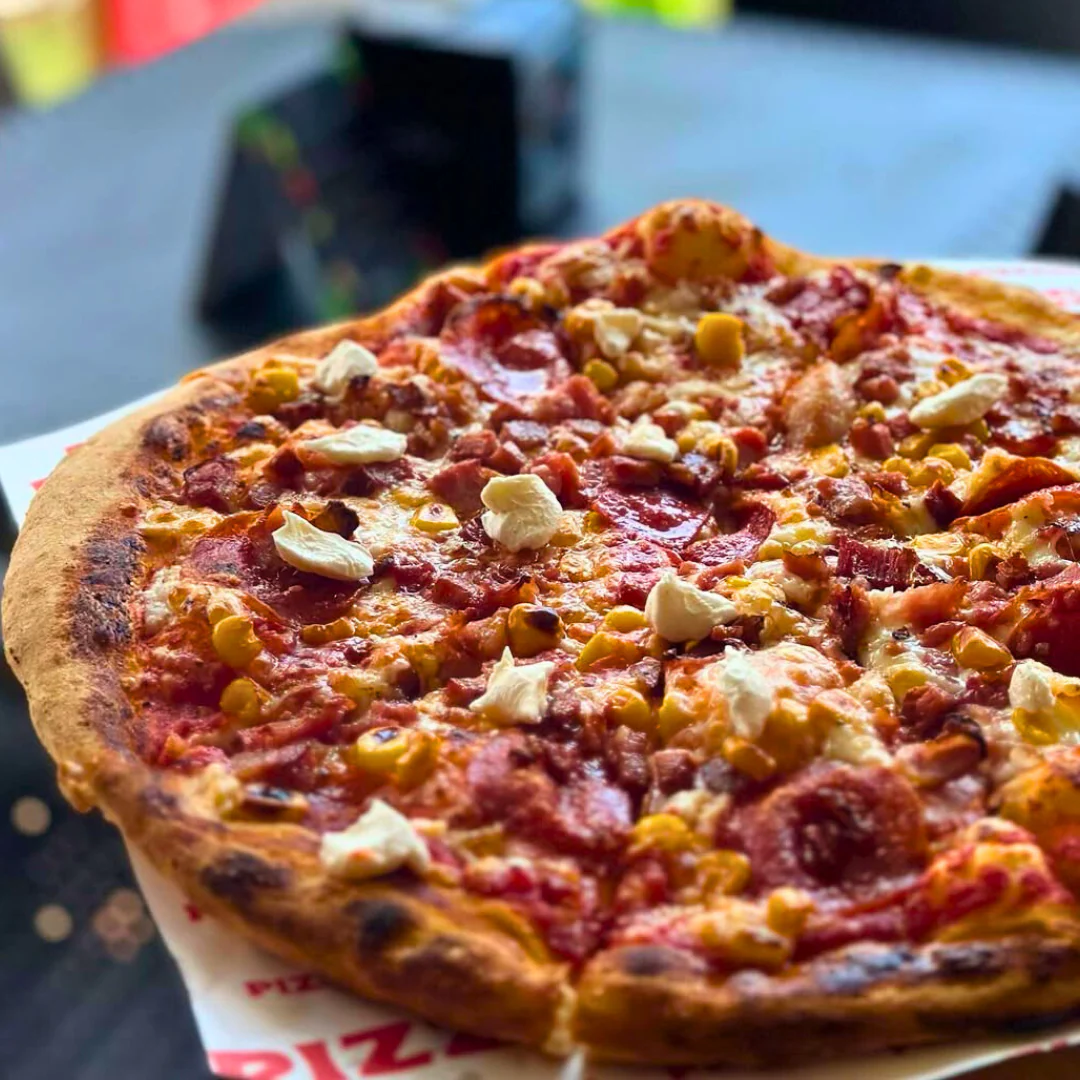 2 Pizzas Clásicas o Premium + 2 Bebidas desde $12 en Pizzarella Vía Israel - Image 3