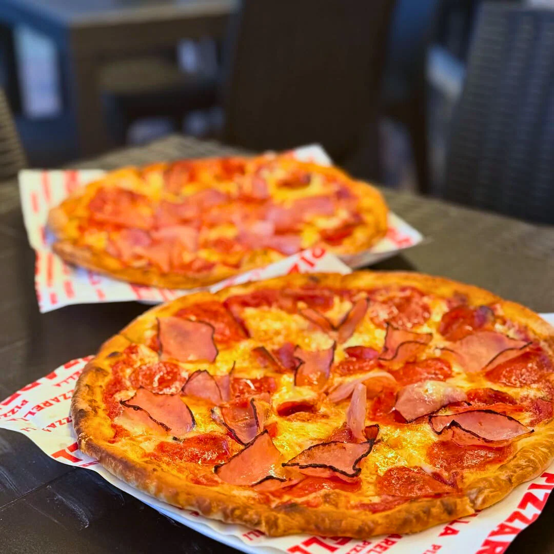 2 Pizzas Clásicas o Premium + 2 Bebidas desde $12 en Pizzarella Vía Israel - Image 5