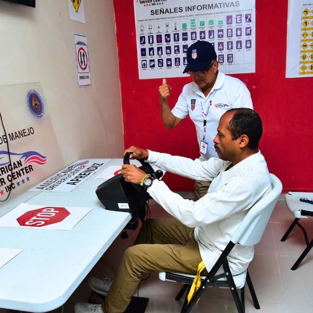 Curso de Manejo Completo de 6 Días + Certificación Avalada por la ATTT + Examen Médico y Material de Estudio por $170 en American Driver Center - Image 4
