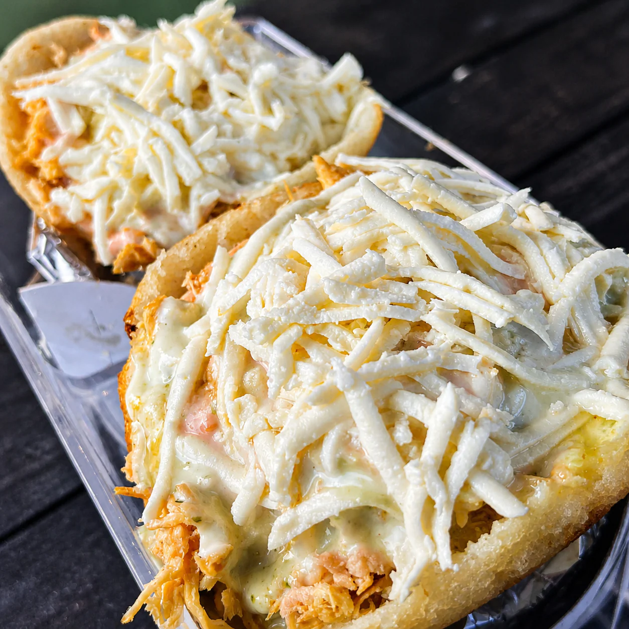 Paga $12 y Consume $20 en Comidas y Bebidas en Arepitas Q Chimba - Image 4