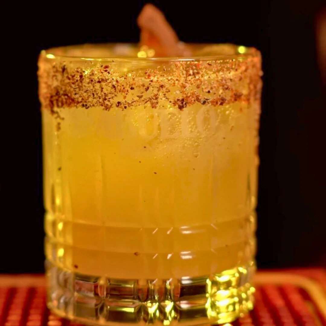 Paga $20 y Consume $35 en Comidas y Bebidas en Par de Pintas - Image 11