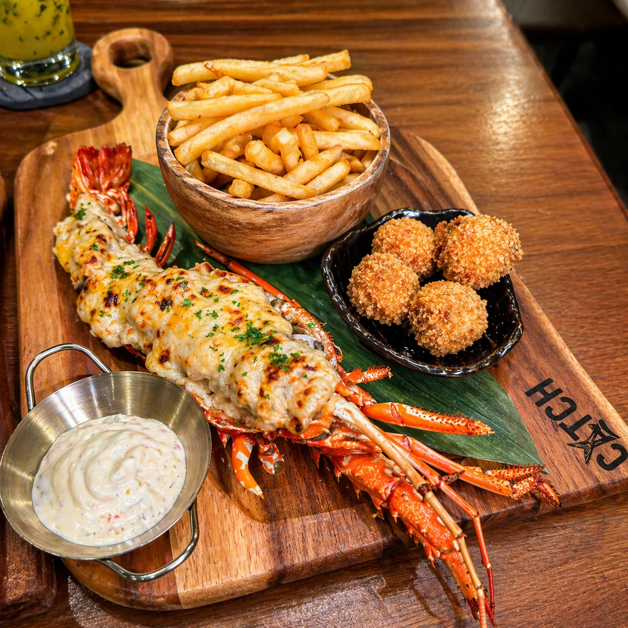 The Lobster Experience para 2: Langosta + Croquetas + 2 Cócteles por solo $45 en Catch Casco Viejo - Image 4